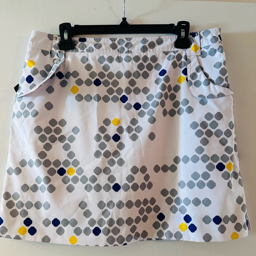 Patterned Golf Skirt in White, Gray, and Yellow